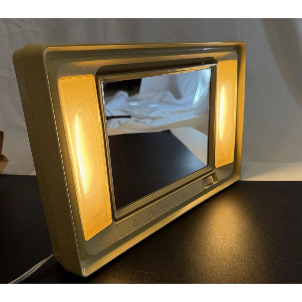 1970 s Northern Light n Look Lovely Make-up Mirror - WORKS